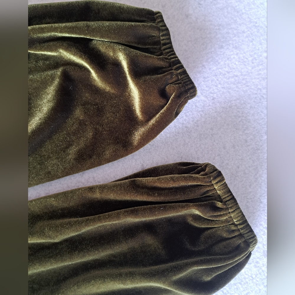 Cider Olive Velvet V-Neck Solid Lace Detail Mini Dress - Picture 5 of 14